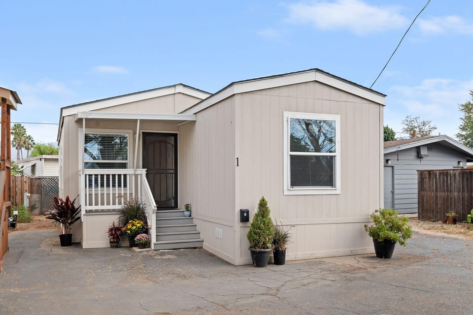 520 Pine Avenue Spc 1