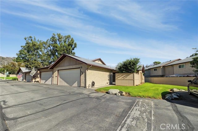 1262 North Tam O Shanter Drive