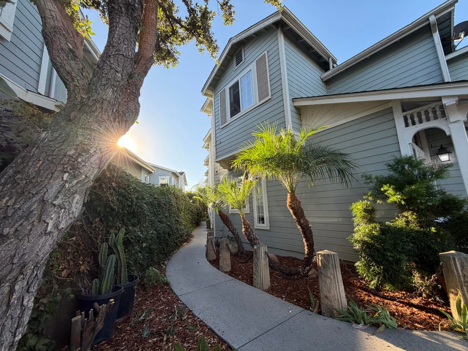 519 Coronel Place Apt 2, SANTA BARBARA, CA 93101