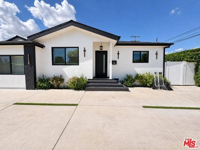 6385 Zelzah Avenue, Encino, CA 91316