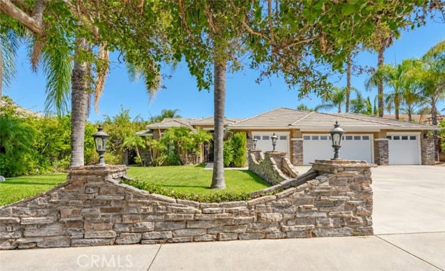5050 Serrania Avenue