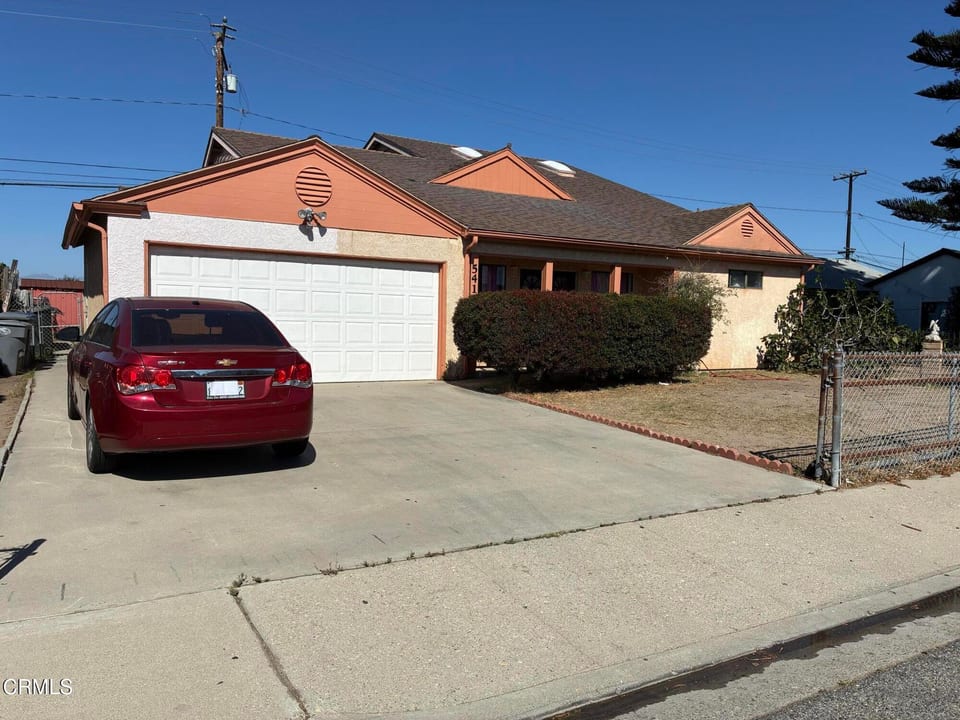 541 La Canada Avenue