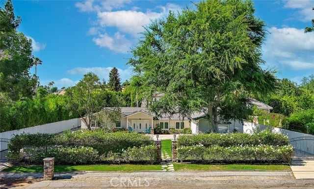23433 Hatteras, Woodland Hills, CA 91367